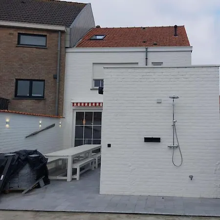 Zee En Vakantiehuis Met Tuin-terras, 10 Personen