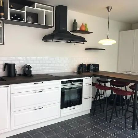 Zee En Vakantiehuis Met Tuin-terras, 10 Personen * Knokke-Heist