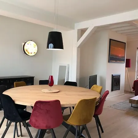 Zee En Vakantiehuis Met Tuin-terras, 10 Personen *