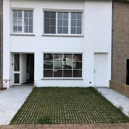 Zee En Vakantiehuis Met Tuin-terras, 10 Personen *