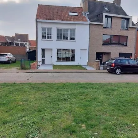 Zee En Vakantiehuis Met Tuin-terras, 10 Personen * クノック・ヘイスト